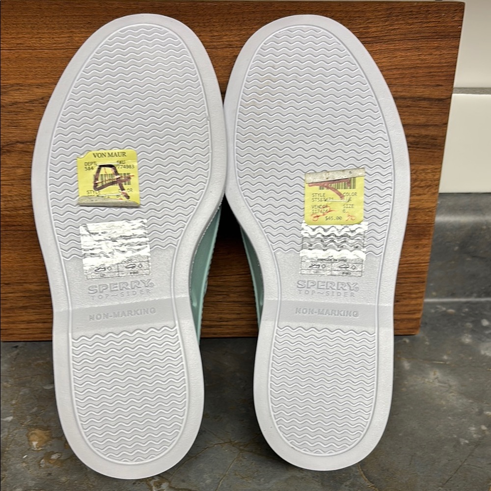 Sperry Float Boat Shoe - Picture 4 of 5